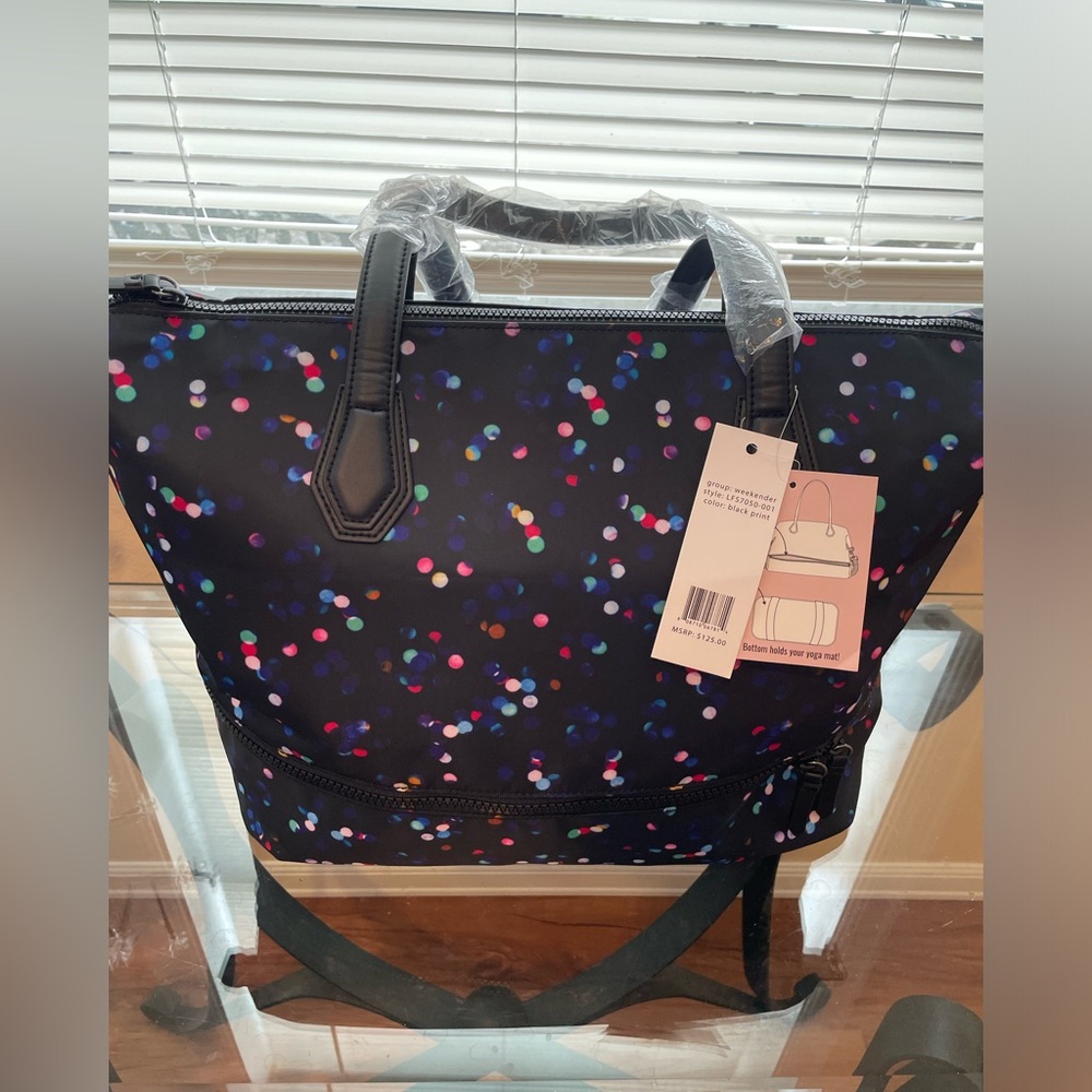 Mondani New York Weekender Bag NWT